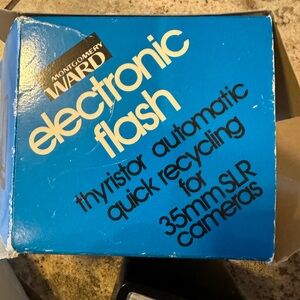 EF255 Electronic Flash for 35mm SLR Cameras